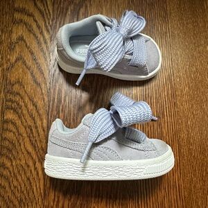 Purple suede Puma sneakers size 4T